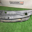 Решетка под лобовое стекло Toyota Yaris оригинальный номер 55781-0D220, 55782-0D150, 55783-0D130