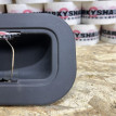 Крышка кронштейна сиденья Toyota Land Cruiser 200 Series оригинальный номер 71696-60160-B0