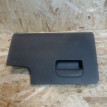 Крышка бардачка Volkswagen golf plus Volkswagen Golf Plus оригинальный номер 5M1858719