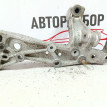 Кронштейн подрамника правый VW Golf Mk5 2003-2009 Volkswagen Golf оригинальный номер 1K0199296E