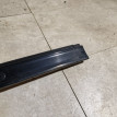 Накладка крышки багажника Nissan Bluebird оригинальный номер 798504E200