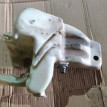 Бачок омывателя Мазда 626 Mazda 2 оригинальный номер GJ2267480A