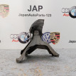 Кронштейн двигателя правый Audi A4 2009 Audi A4 