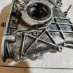 Крышка двигателя передняя Nissan Bluebird оригинальный номер 135002F200
