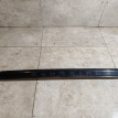 Накладка крышки багажника Nissan Bluebird оригинальный номер 798504E200