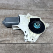 Мотор стеклоподъемника правый Touareg NF/Audi Q5 Volkswagen Touareg оригинальный номер 8k0959802b