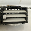 Дефлектор воздушный центральный Toyota Yaris II Toyota Yaris оригинальный номер 556700D010B0