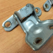 Петля двери задняя левая Mazda Familia 2002 Mazda 2 оригинальный номер BC1D73240C