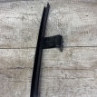 направляющая стекла двери Land Rover Freelander 2 Land Rover Freelander оригинальный номер LR010317