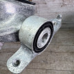 Опорный кронштейн задний правый Touareg 2 nf Volkswagen Touareg оригинальный номер 7p0512302d