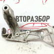 Кронштейн подрамника правый VW Golf Mk5 2003-2009 Volkswagen Golf оригинальный номер 1K0199296E