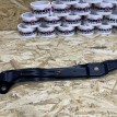 Кронштейн пола багажника правый Lexus RX IV Рестайлинг   оригинальный номер 58451-48040
