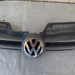 Решетка радиатора VW Golf V 2003-2009 Volkswagen Golf оригинальный номер 1K0853651K