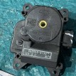 Моторчик заслонки отопителя Land Rover Discovery 3 Land Rover Discovery оригинальный номер JNC500050