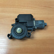 Мотор стеклоподъемника задний правый Volkswagen Volkswagen Polo оригинальный номер 6R0959812B