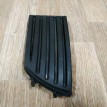 Заглушка бампера левая Nissan Primera 
