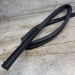 Уплотнитель стекла двери Nissan Qashqai I (2006—2010) Nissan Qashqai оригинальный номер 82330jd000