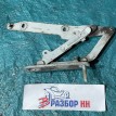 Петля капота правая Land Rover Discovery 3 Land Rover Discovery оригинальный номер BKB780021 / 4H2216537AA