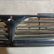 Решетка радиатора Mitsubishi i оригинальный номер MR155554