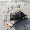 Подушка двигателя Toyota Vitz оригинальный номер 12305-23060