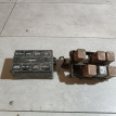 Блок предохранителей подкапотный Nissan Cefiro оригинальный номер 2438351E00