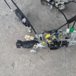 Замок двери Toyota Voxy оригинальный номер 6920028051