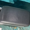 Консоль центральная подлокотник Mazda CX-7 I Mazda 2 оригинальный номер EH1564420D