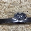 Молдинг крышки багажника под камеру Toyota Camry VII (XV50)  оригинальный номер 76801-33380