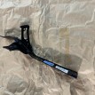 Кронштейн замка капота Toyota RAV 4 IV (CA40)  оригинальный номер 52085-42040