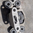 Подушка двигателя Land Rover Range Rover Evoque оригинальный номер BJ32-71121
