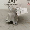 Кронштейн опоры двигателя левый Audi A6 2013 Audi A6 
