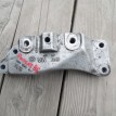 Кронштейн АКПП Volkswagen Passat B6 (2005—2010) Volkswagen Passat оригинальный номер 1k0199117