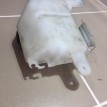 Бачок омывателя Mazda Demio DW3W 1.3л Mazda 2 оригинальный номер 860141315