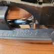 Ручка двери внутренняя передняя левая Mitsubishi Mitsubishi i оригинальный номер MN105359