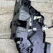 Замок двери Land Rover Freelander 2 левый Передний Land Rover Freelander оригинальный номер 6w8a21813af