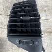 Дефлектор обдува салона Jeep Grand Cherokee WK2 L Jeep Cherokee оригинальный номер W90020402xx R