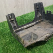 Площадка под АКБ Infiniti QX56 2004 Infiniti I оригинальный номер 648607S000