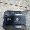 Кронштейн радиатора левый нижний Opel Astra H Opel Meriva оригинальный номер 13153539