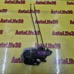 Замок двери передней правой Nissan Almera 