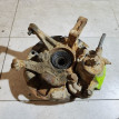 Кулак поворотный передний левый Nissan Bluebird оригинальный номер 400150E000