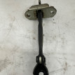 Ограничитель задней двери Toyota Yaris 2005-2012 Toyota Yaris оригинальный номер 686300D060