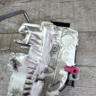 Замок задний левый Jeep Grand Cherokee 4 WK2 двери Jeep Cherokee оригинальный номер 04589923af