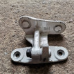 Кронштейн двери левая задняя A1667300137 Mercedes-Benz M-Class W166 Mercedes-Benz M-klasse оригинальный номер A1667300137