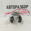 Петля капота левая Volkswagen Golf Mk5 2003-2009 Volkswagen Golf оригинальный номер 5K0823301B