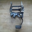 Педаль тормоза Opel Vectra C (2002—2005) Opel Vectra оригинальный номер 24401375