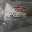 Решетка радиатора Митцубиси Лансер 9 Lancer правая Mitsubishi i оригинальный номер MN161114