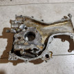 Крышка двигателя передняя Nissan Bluebird оригинальный номер 135002F200