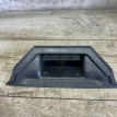 Накладка кожух  замка багажника VW Touareg NF 2 Volkswagen Touareg оригинальный номер 7p6827520c