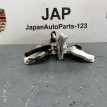 Петля капота Audi A6 2012 Audi A6 