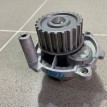 Помпа водяная Audi A4 2002 г Audi 200 оригинальный номер CW0193